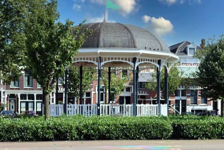 Het Pijnackerplein: hart van het Oude Noorden