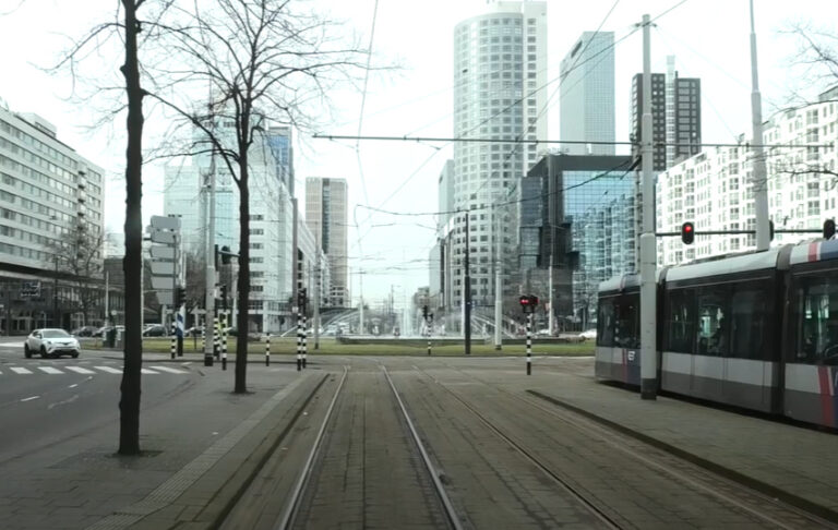 Tramhaltes Stadhuis en Pompenburg verdwijnen voorgoed